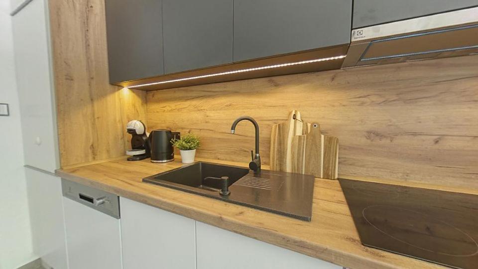 Meszes Apartman Kalocsa Exterior foto